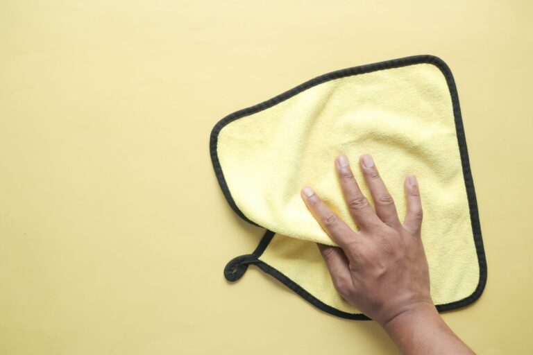Dog paw cleaning