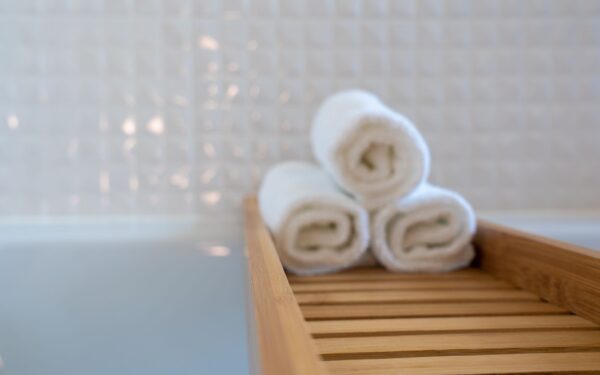How to bathe your dog at home without stress or mess
